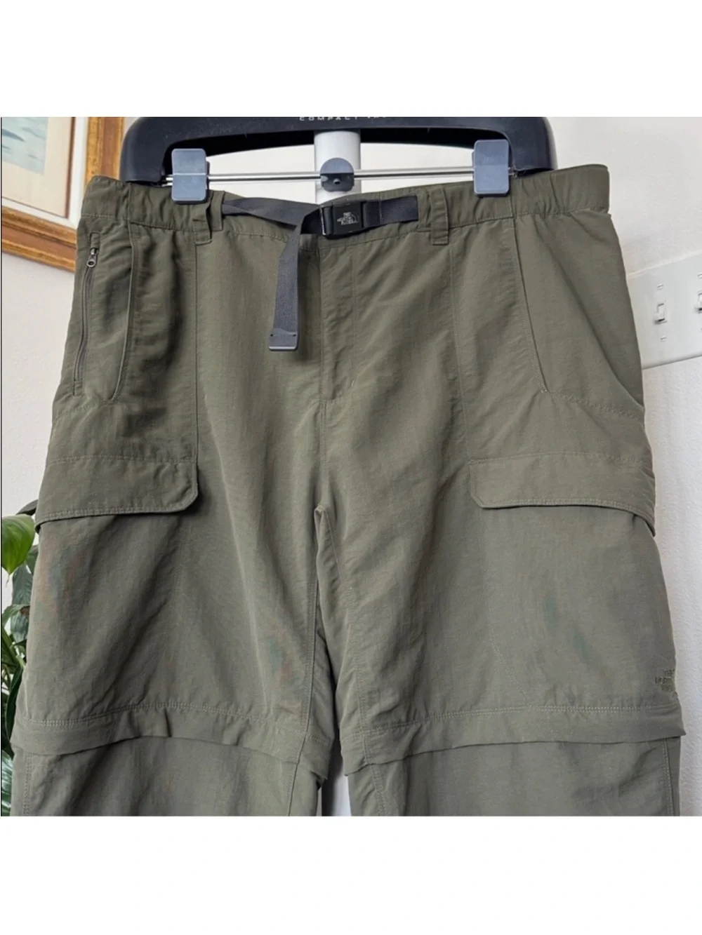 The North Face Men’s Cargo Convertible Belted Nylon Hiking Pants Sz XXL Green
